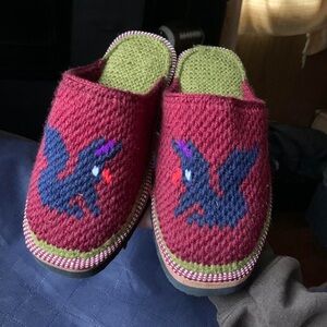 Vintage Handmade Knit Wool Slippers Maroon Green Squirrel Animal
